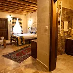 Hotel Midland Cave *