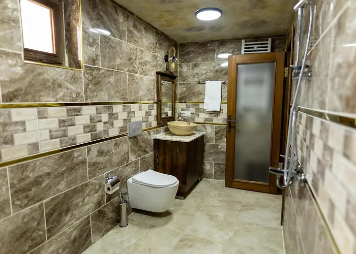 Midland Cave Hotel *